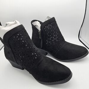 Nature Breeze Alana-01 black suede ankle boots size 10 new in box